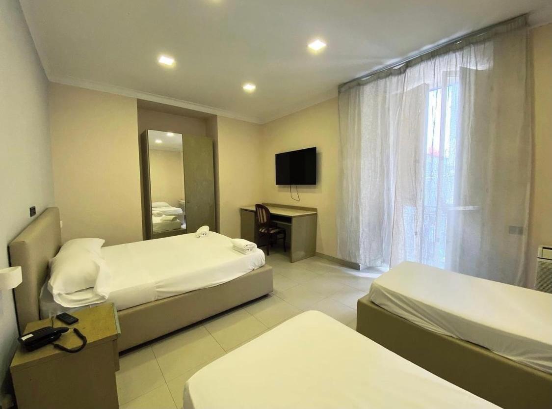 Hotel La Pace Napoli Ngoại thất bức ảnh