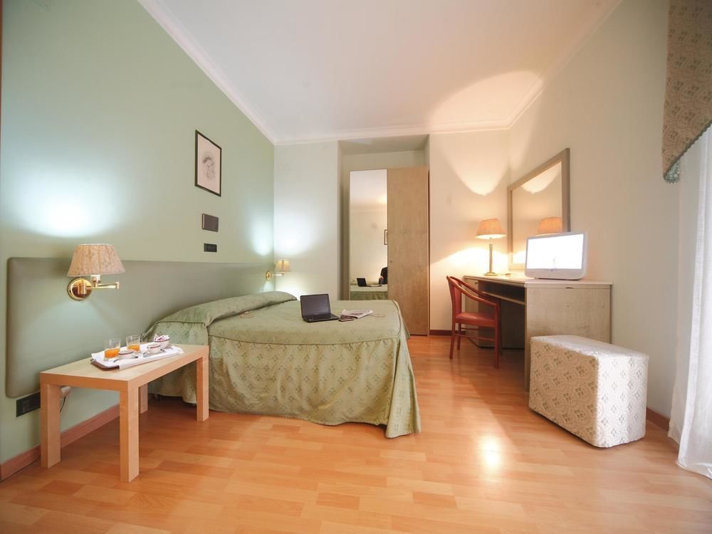 Hotel La Pace Napoli Phòng bức ảnh