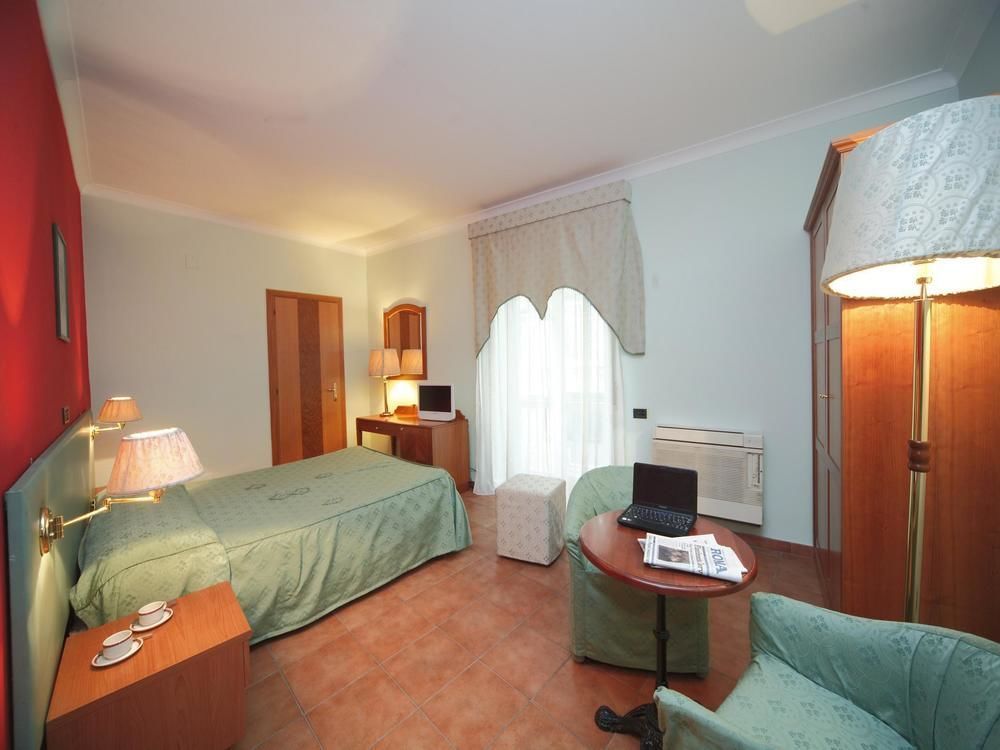 Hotel La Pace Napoli Ngoại thất bức ảnh