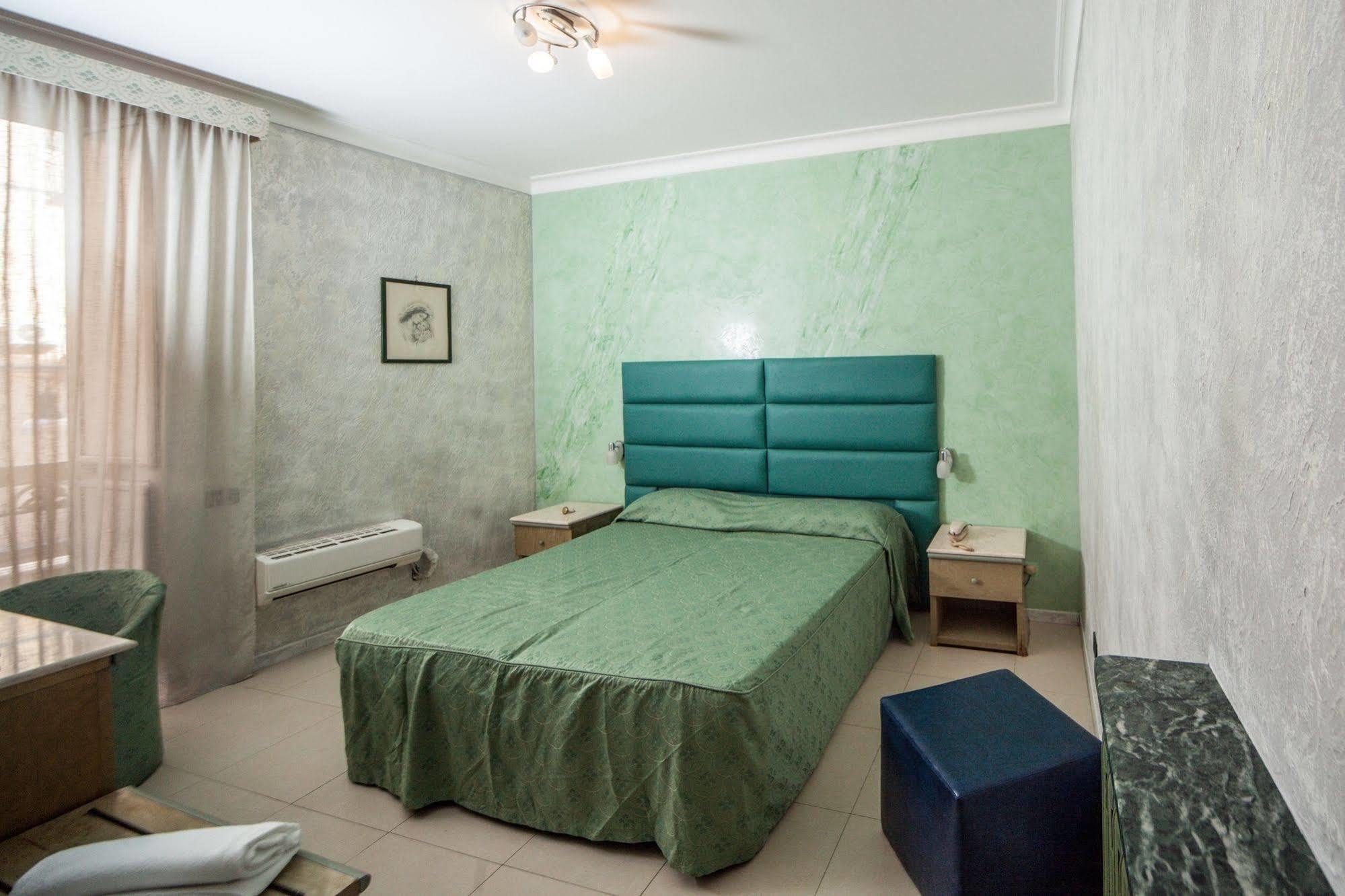 Hotel La Pace Napoli Ngoại thất bức ảnh