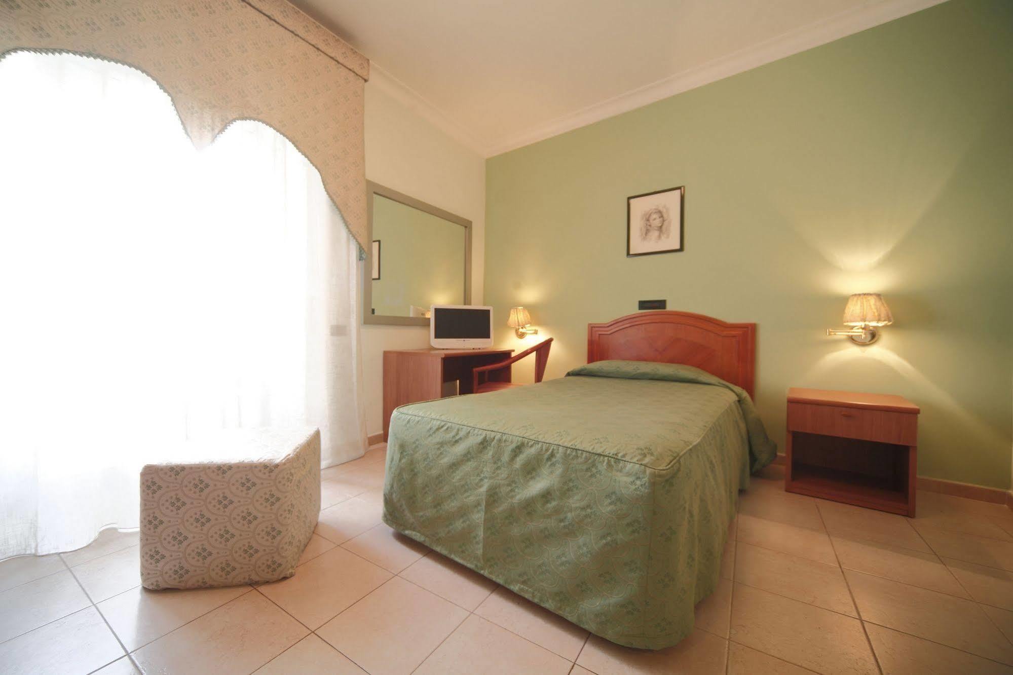 Hotel La Pace Napoli Ngoại thất bức ảnh