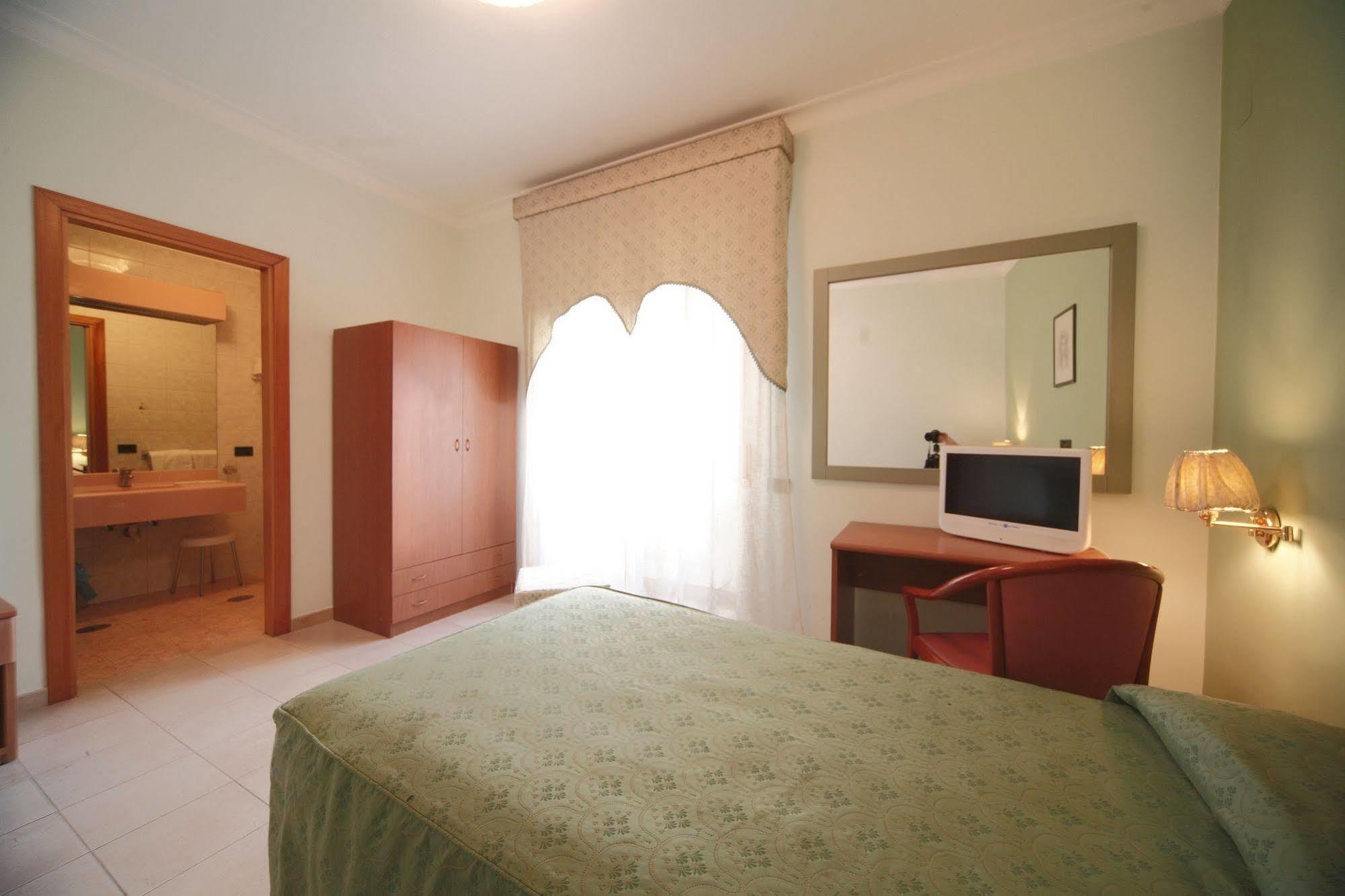 Hotel La Pace Napoli Ngoại thất bức ảnh