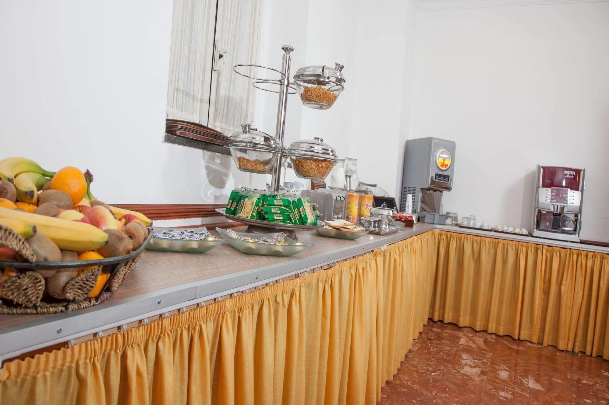 Hotel La Pace Napoli Ngoại thất bức ảnh