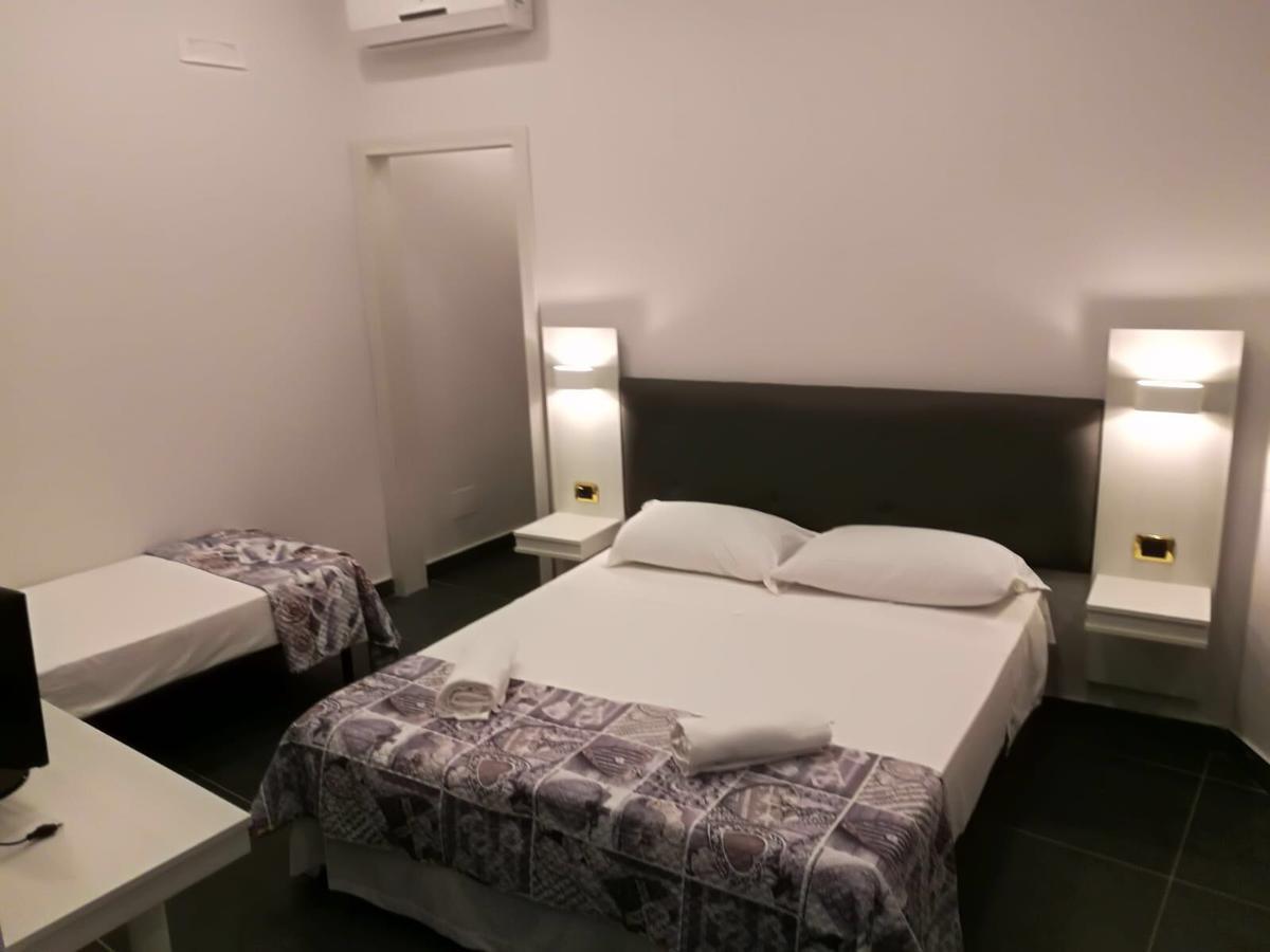 Hotel La Pace Napoli Ngoại thất bức ảnh